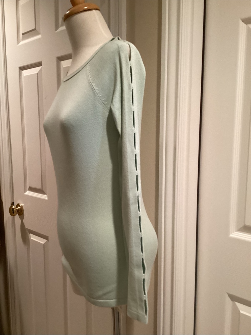 Tahari S Mint Green Scoop Neck Sweater Cut out long sleeves